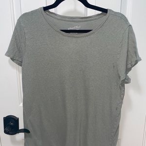 Green basic tee